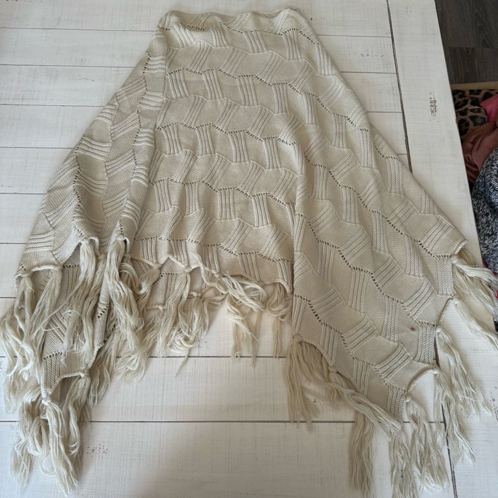 Cream Knit Fringe Throw Blanket